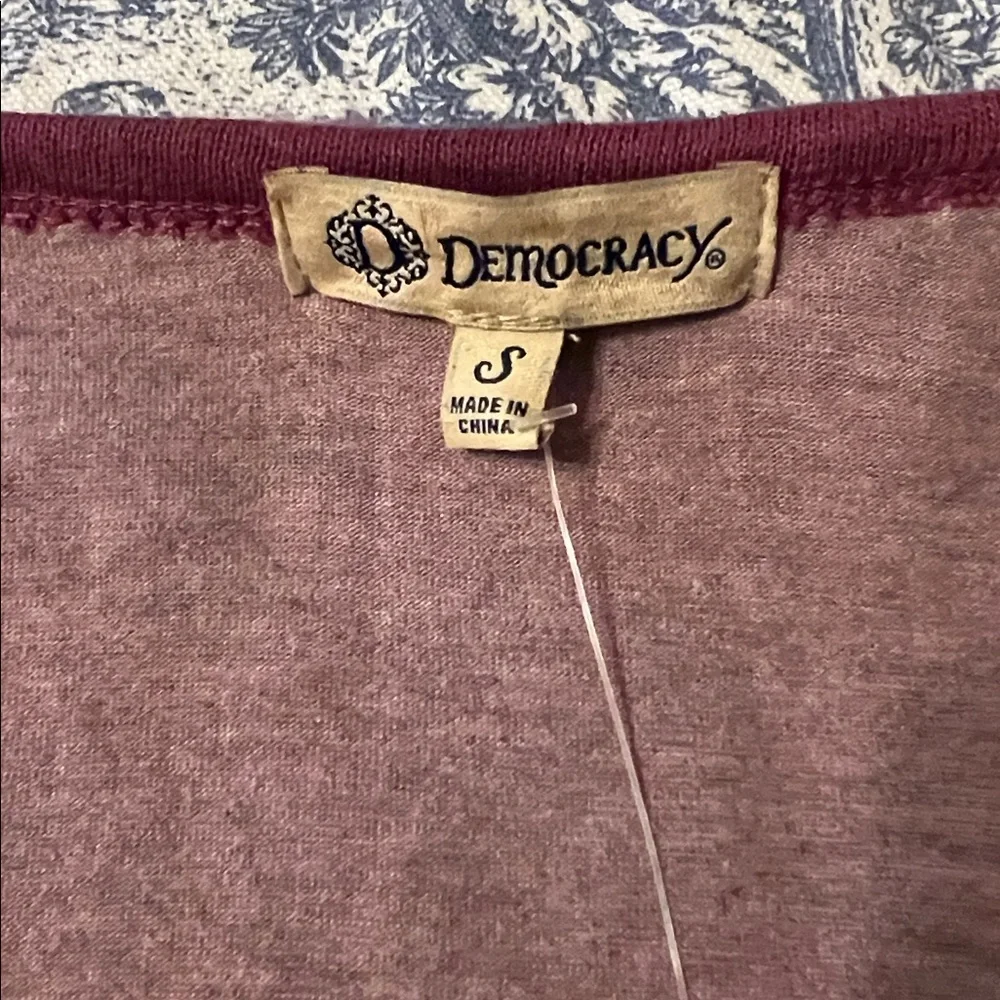 Democracy Lace Embellished Tee in Mauve, Size Small, NWT